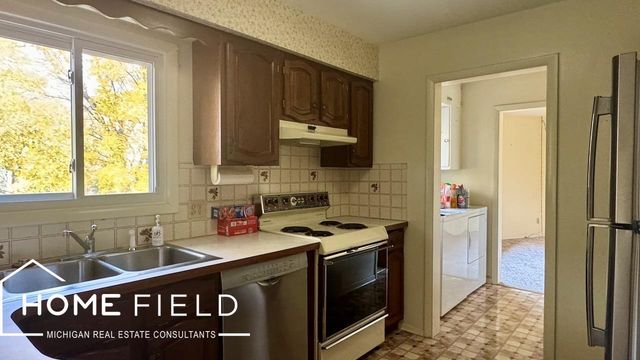 608 Ridgeview Drive, Corunna, MI 48817