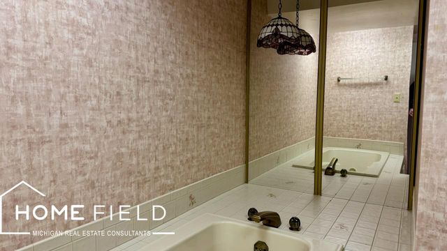 608 Ridgeview Drive, Corunna, MI 48817