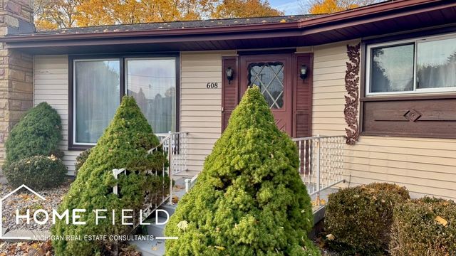 608 Ridgeview Drive, Corunna, MI 48817