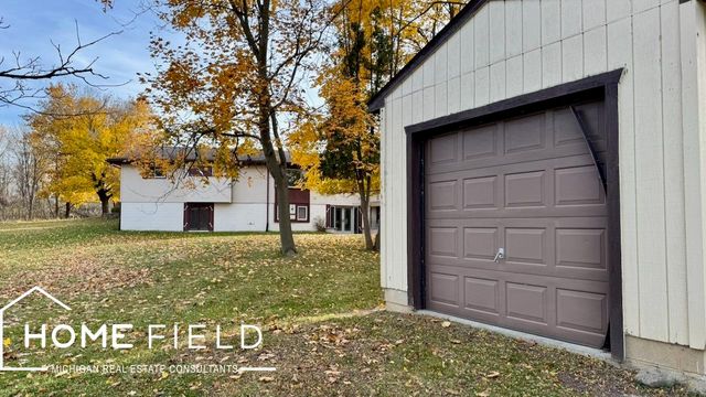 608 Ridgeview Drive, Corunna, MI 48817