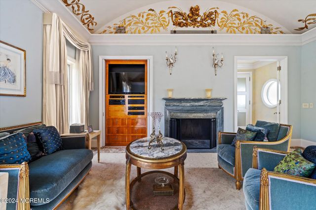 251 Park Avenue, Oakhurst, NJ 07755