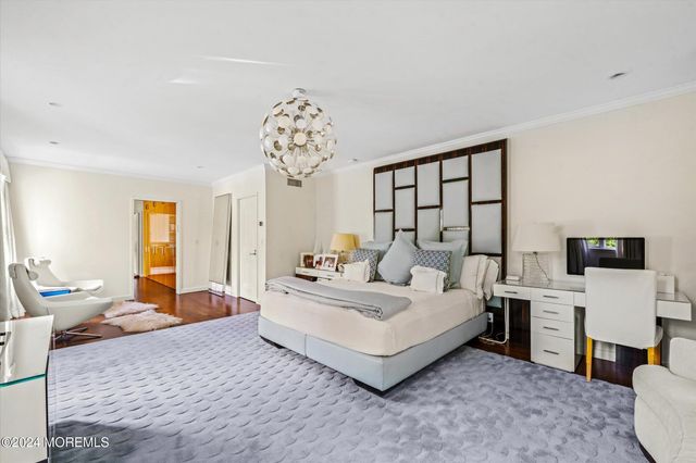 251 Park Avenue, Oakhurst, NJ 07755