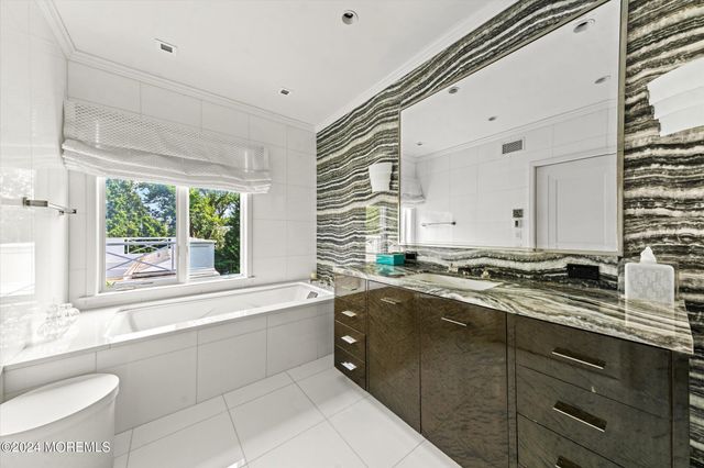 251 Park Avenue, Oakhurst, NJ 07755