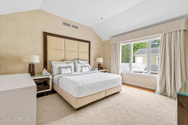 251 Park Avenue, Oakhurst, NJ 07755