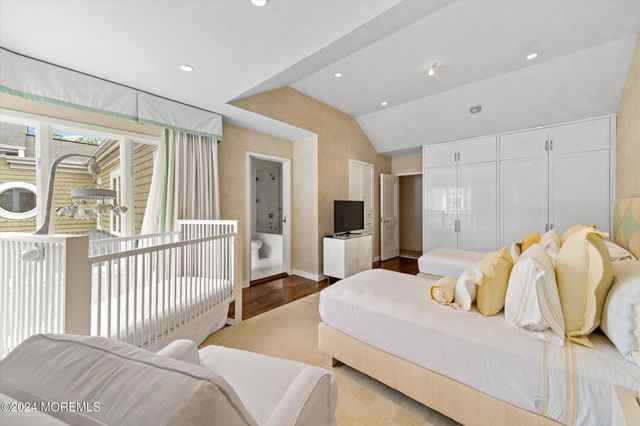 251 Park Avenue, Oakhurst, NJ 07755