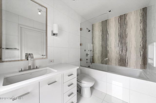 251 Park Avenue, Oakhurst, NJ 07755