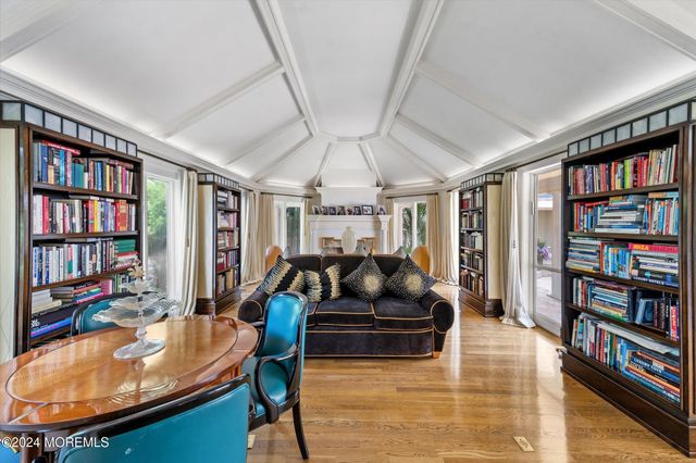 251 Park Avenue, Oakhurst, NJ 07755