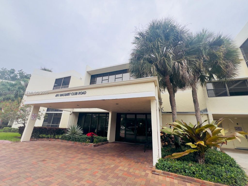491 Racquet Club Road 211, Weston, FL 33326