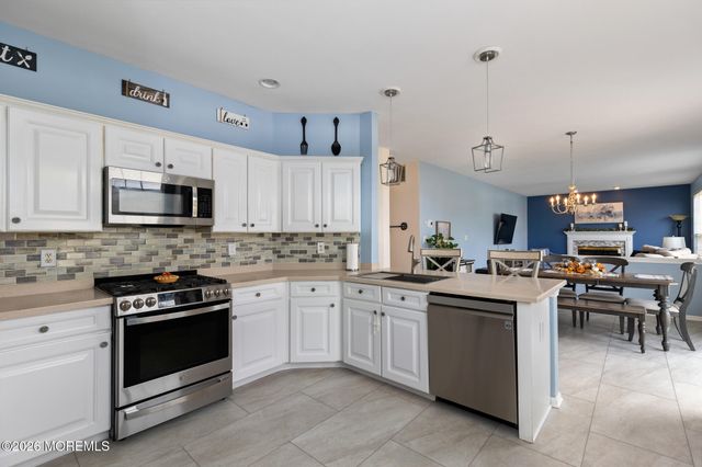 22 Cliffwood Drive, Allentown, NJ 08501