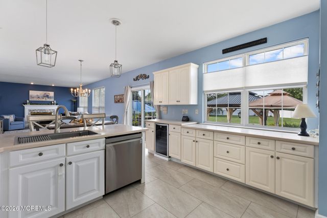 22 Cliffwood Drive, Allentown, NJ 08501