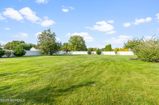 22 Cliffwood Drive, Allentown, NJ 08501