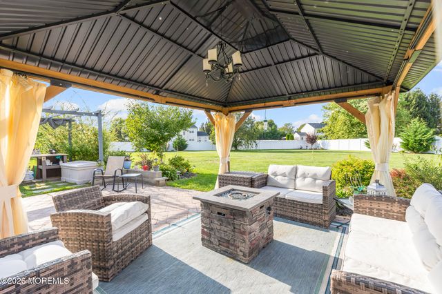 22 Cliffwood Drive, Allentown, NJ 08501