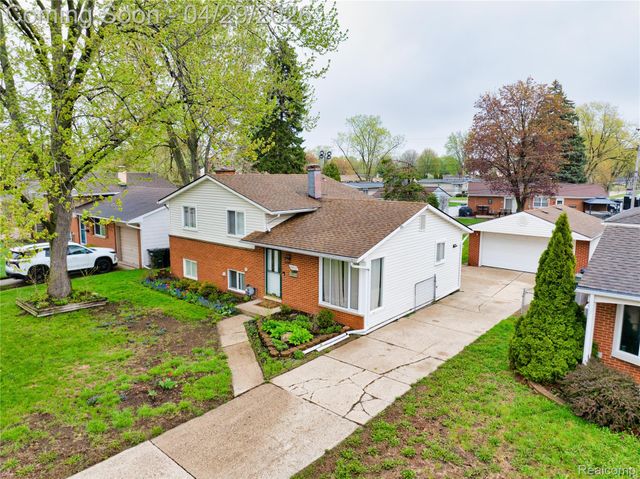 39832 Parklawn Drive, Sterling Heights, MI 48313