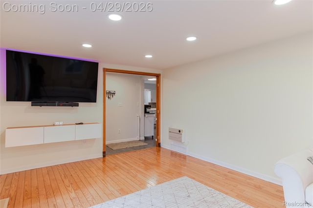 39832 Parklawn Drive, Sterling Heights, MI 48313