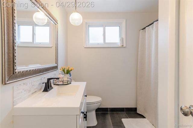 39832 Parklawn Drive, Sterling Heights, MI 48313