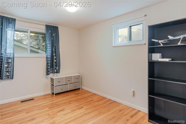 39832 Parklawn Drive, Sterling Heights, MI 48313