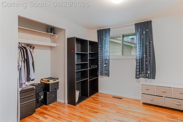 39832 Parklawn Drive, Sterling Heights, MI 48313