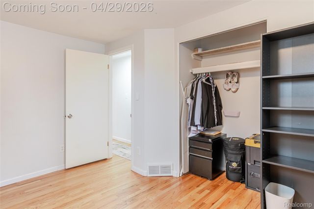 39832 Parklawn Drive, Sterling Heights, MI 48313