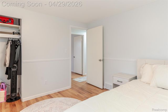 39832 Parklawn Drive, Sterling Heights, MI 48313