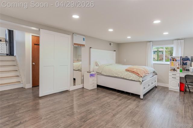 39832 Parklawn Drive, Sterling Heights, MI 48313