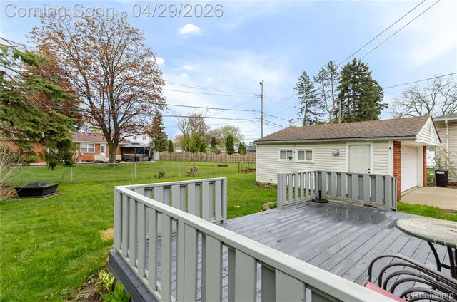 39832 Parklawn Drive, Sterling Heights, MI 48313