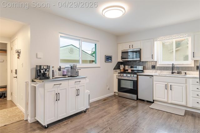 39832 Parklawn Drive, Sterling Heights, MI 48313