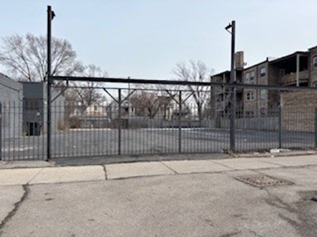 6743 S Western Avenue, Chicago, IL 60636
