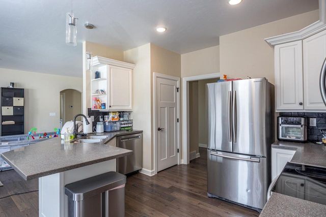 532 PATRICK LANE, Pulaski, WI 54162