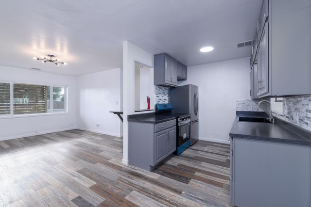 1121 Washburn Way, Klamath Falls, OR 97603