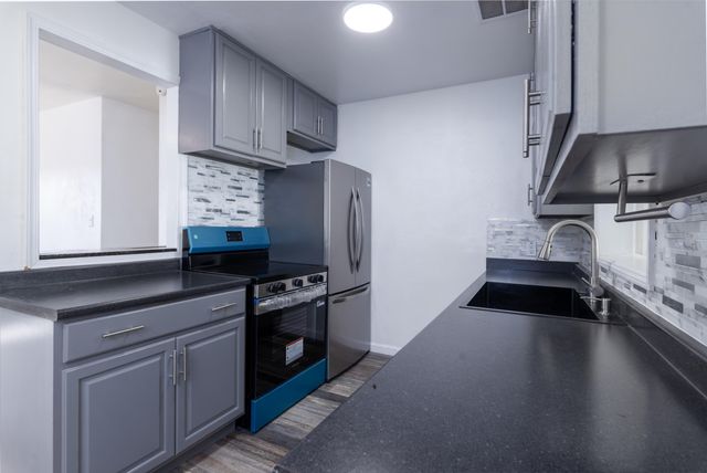 1121 Washburn Way, Klamath Falls, OR 97603