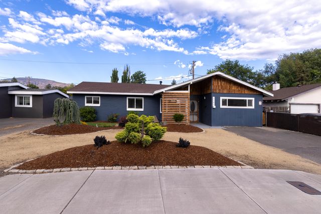 1121 Washburn Way, Klamath Falls, OR 97603