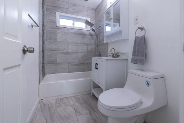 1121 Washburn Way, Klamath Falls, OR 97603