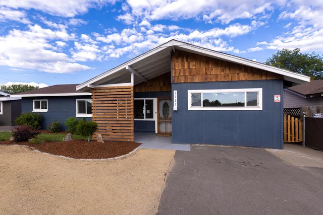 1121 Washburn Way, Klamath Falls, OR 97603