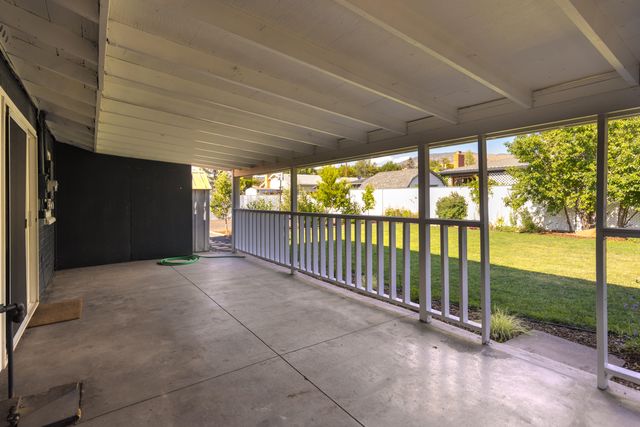 1121 Washburn Way, Klamath Falls, OR 97603