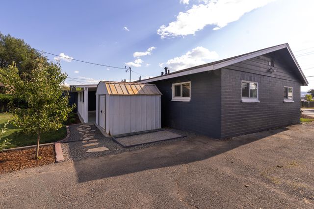 1121 Washburn Way, Klamath Falls, OR 97603