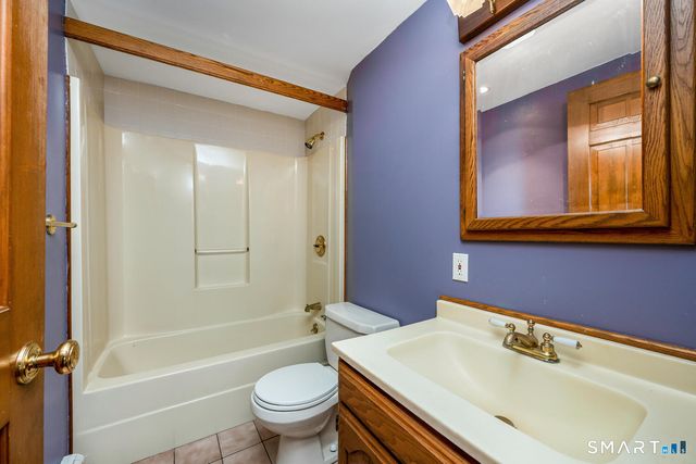 185 Meadowside Road, Milford, CT 06460