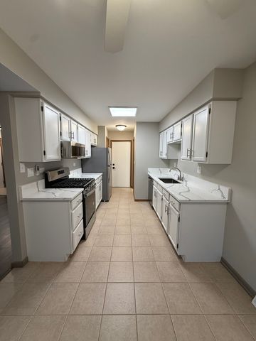 53 Spuhler Drive 53, Batavia, IL 60510