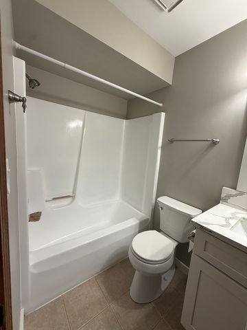 53 Spuhler Drive 53, Batavia, IL 60510