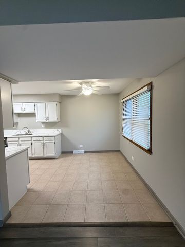 53 Spuhler Drive 53, Batavia, IL 60510