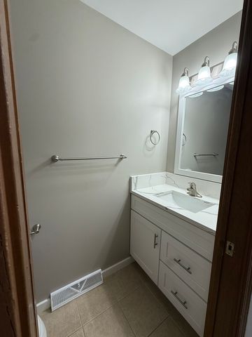 53 Spuhler Drive 53, Batavia, IL 60510