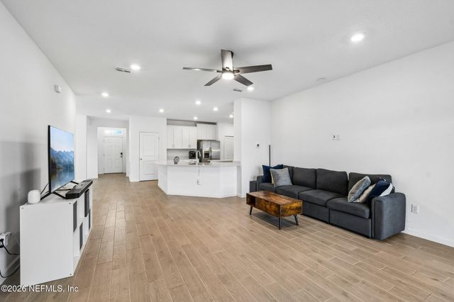 9729 GAYNOR Circle, Jacksonville, FL 32219