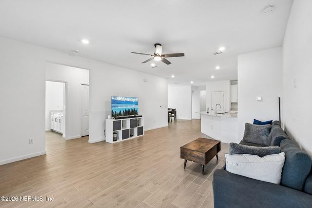 9729 GAYNOR Circle, Jacksonville, FL 32219