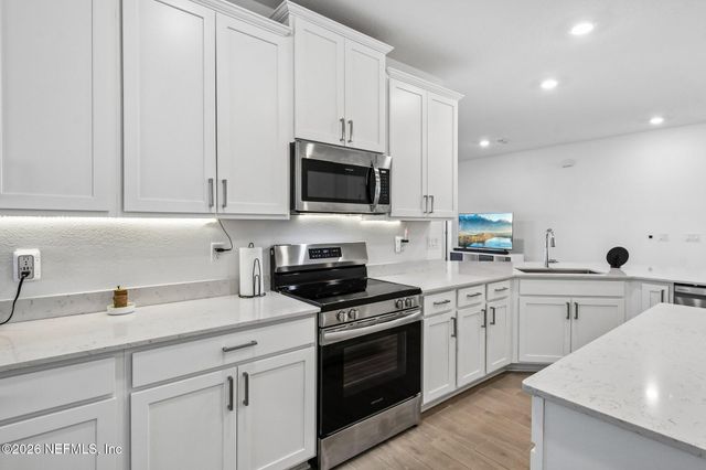 9729 GAYNOR Circle, Jacksonville, FL 32219