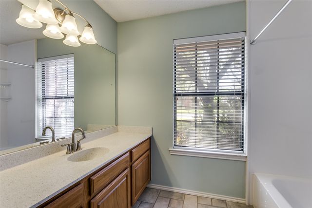 3414 Spring Willow Drive, Grapevine, TX 76051