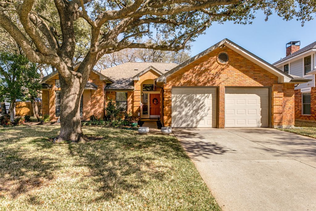 3414 Spring Willow Drive, Grapevine, TX 76051