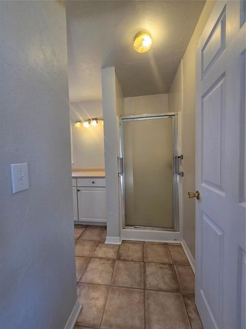 201 S Dixon Avenue, Shawnee, OK 74801