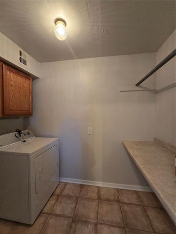 201 S Dixon Avenue, Shawnee, OK 74801