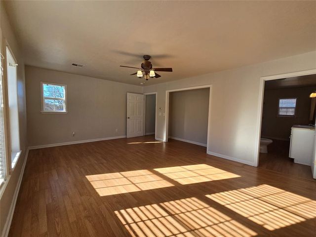 201 S Dixon Avenue, Shawnee, OK 74801