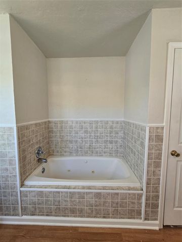 201 S Dixon Avenue, Shawnee, OK 74801