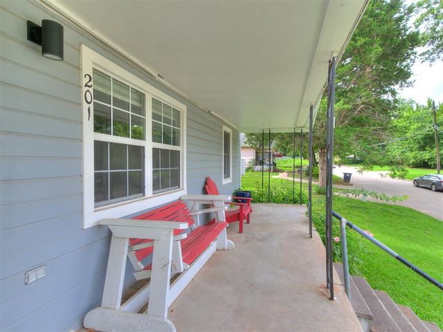 201 S Dixon Avenue, Shawnee, OK 74801